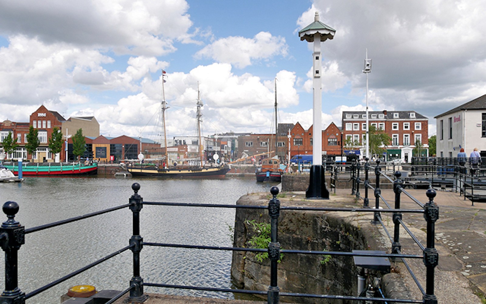 Hull Marina and the waterfront around the former Humber Dock